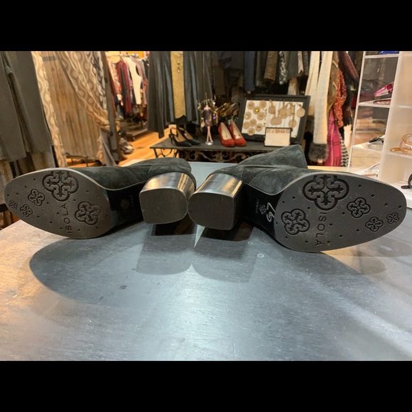 Suede ankle boot - Picture 5 of 8